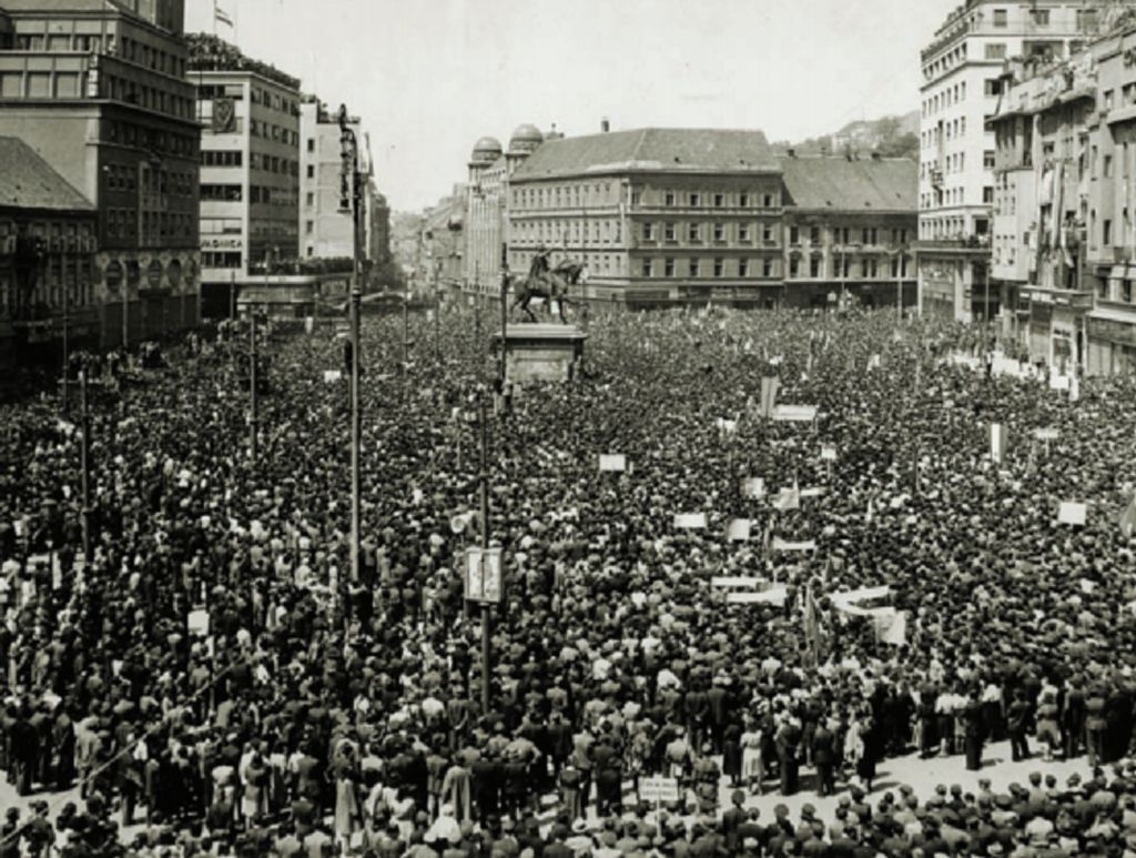 Zagreb, 11. svibnja 1945. godine. Miting oslobođenja grada i zemlje A